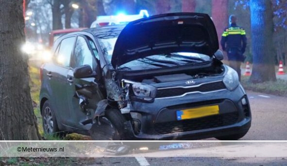 Gewonde na aanrijding in Echten. Gewonde na aanrijding in Echten.