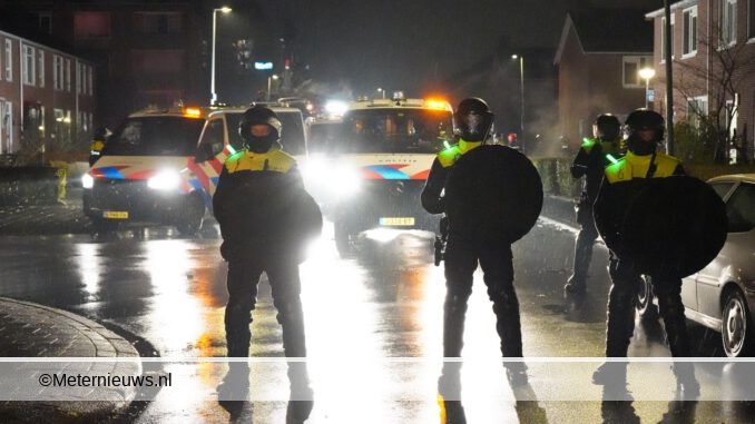 ME inzet Barnstaanstraat in Groningen