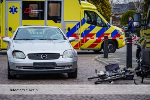 Ernstig ongeluk bij Klazienaveen. Automobilist raakt bekneld bij frontale botsing tegen boom. Dordsedijk in beide richtingen dic Ernstig ongeluk bij Klazienaveen. Automobilist raakt bekneld bij frontale botsing tegen boom. Dordsedijk in beide richtingen dic