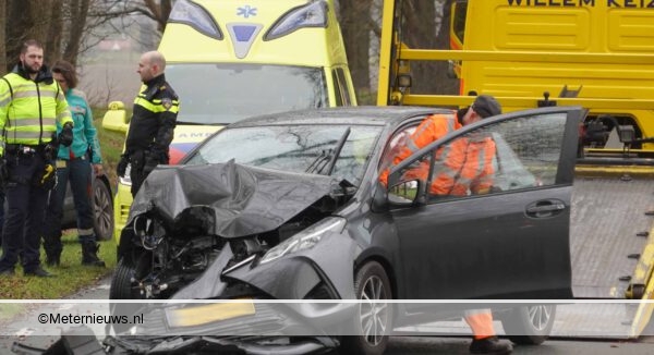 Gewonde na aanrijding in Buinen. Gewonde na aanrijding in Buinen.