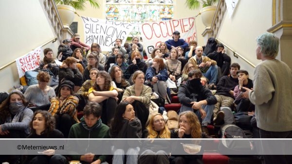 Universitijd RUG Groningen bezet door studenten