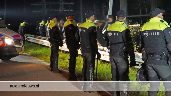Mobiele eenheid houdt FC Groningen supporters in toom9
