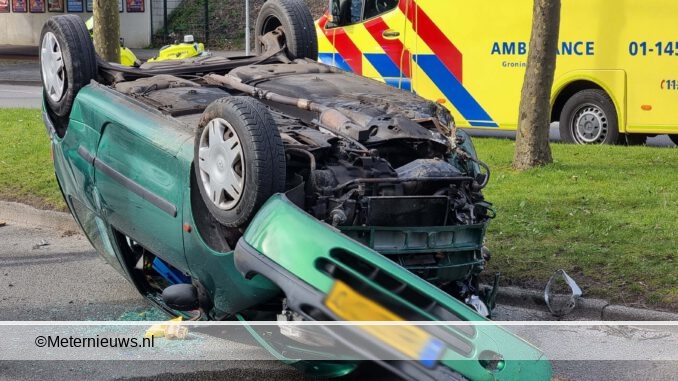 auto op de kop Groningen