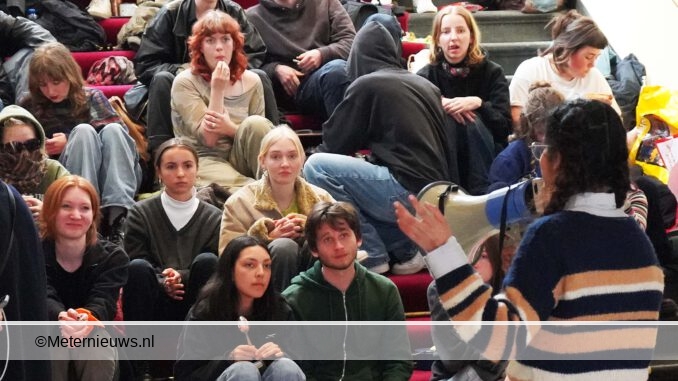 studenten bezetten universiteit Groningen9