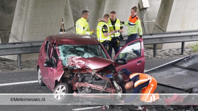 auto botste op aanhanger Groningen