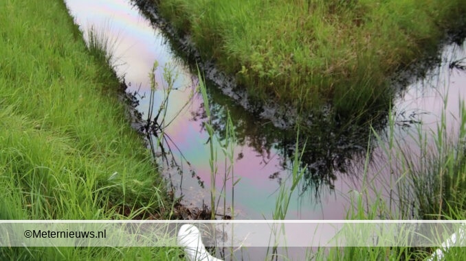 watervervuiling slootNoordWillemskanaalAssen