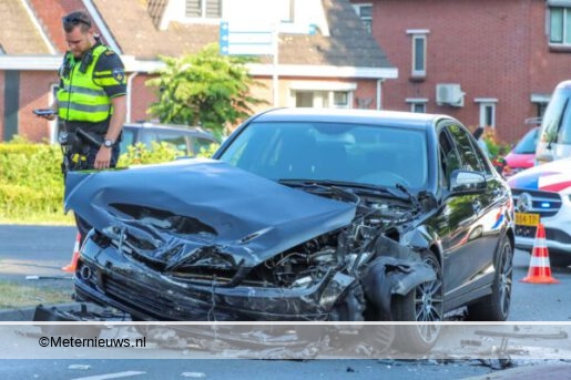 Ravage en gewonde na ongeval in Klazienaveen. Ravage en gewonde na ongeval in Klazienaveen.