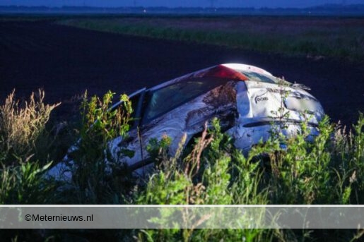 bestuurder niet bij voertuig na ongeval Nieuw Weerdinge. bestuurder niet bij voertuig na ongeval Nieuw Weerdinge.