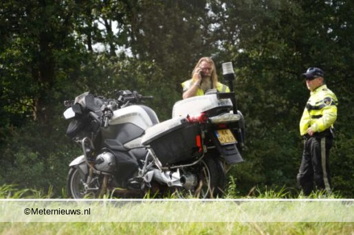 Motoragent gewond na aanrijding op N48 bij Zuidwolde. Motoragent gewond na aanrijding op N48 bij Zuidwolde.