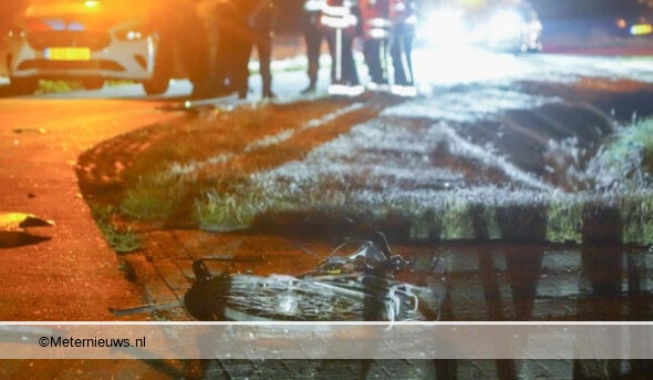 Twee gewonden na aanrijding Motor/fietser in Hooghalen. Twee gewonden na aanrijding Motor/fietser in Hooghalen.