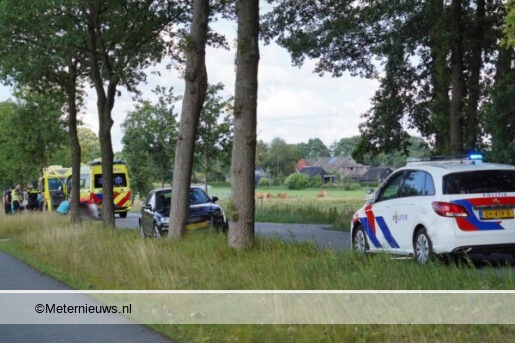 Fietser ernstig gewond na aanrijding in Loon. Fietser ernstig gewond na aanrijding in Loon.