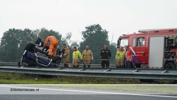 Auto op de kop na ongeval A7 Hoogezand.