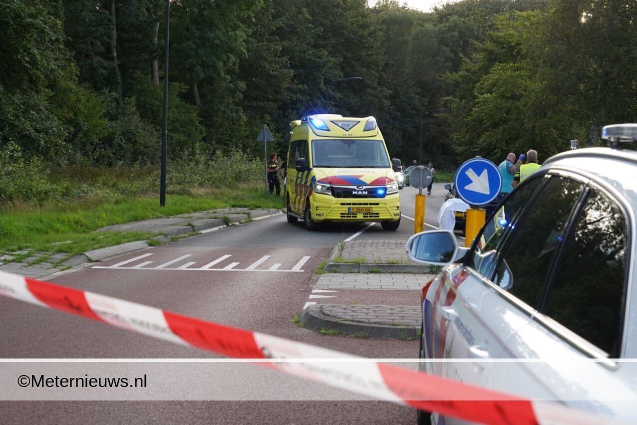 Meisje gewond na aanrijding in Zuidlaren. Meisje gewond na aanrijding in Zuidlaren.