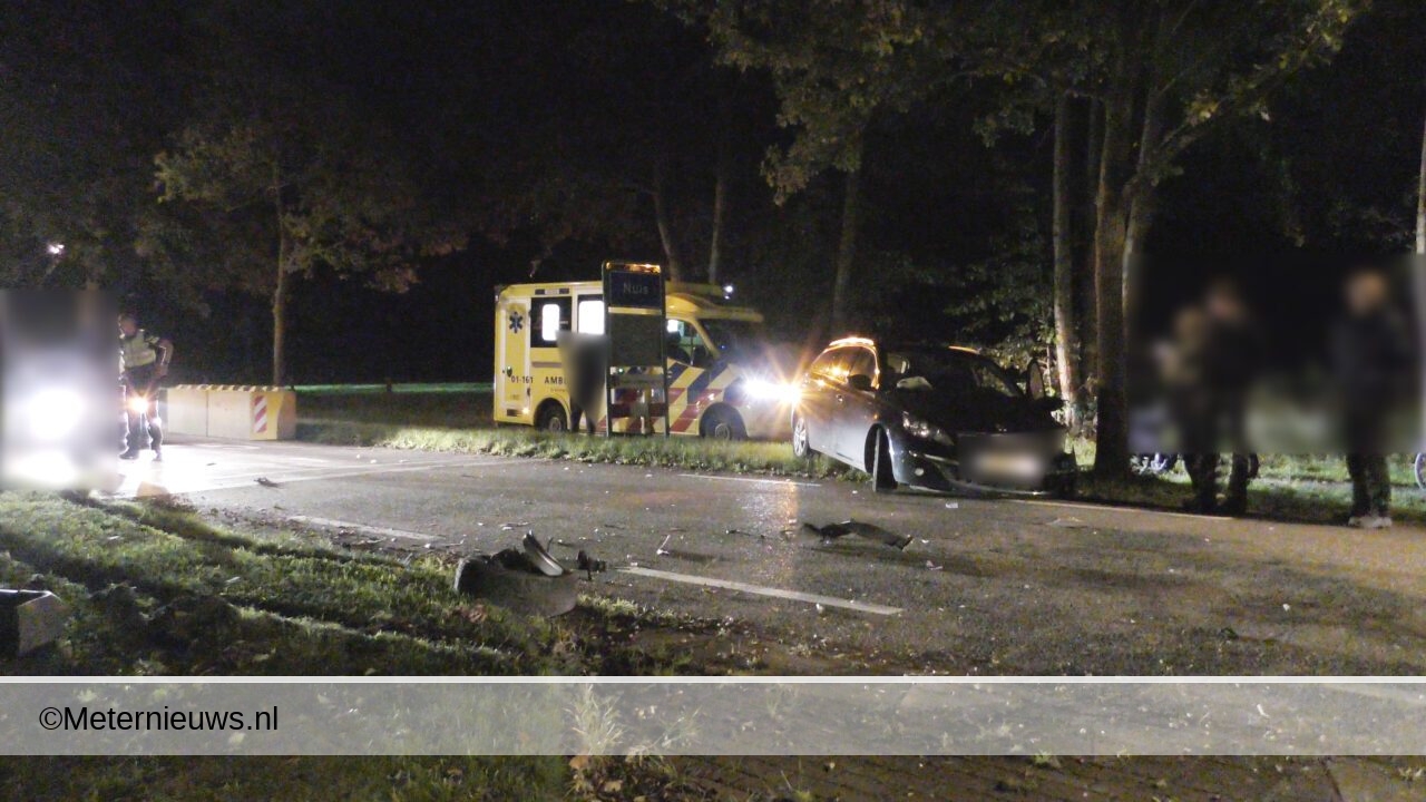 Gewonde na aanrijding In Groningse Nuis. Gewonde na aanrijding In Groningse Nuis.