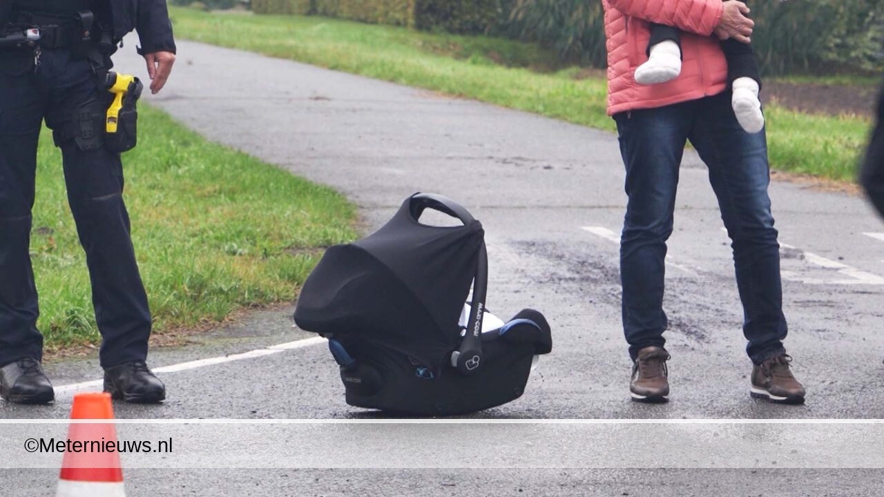 Kinderzitje redt baby na forse aanrijding Dalen. Kinderzitje redt baby na forse aanrijding Dalen.
