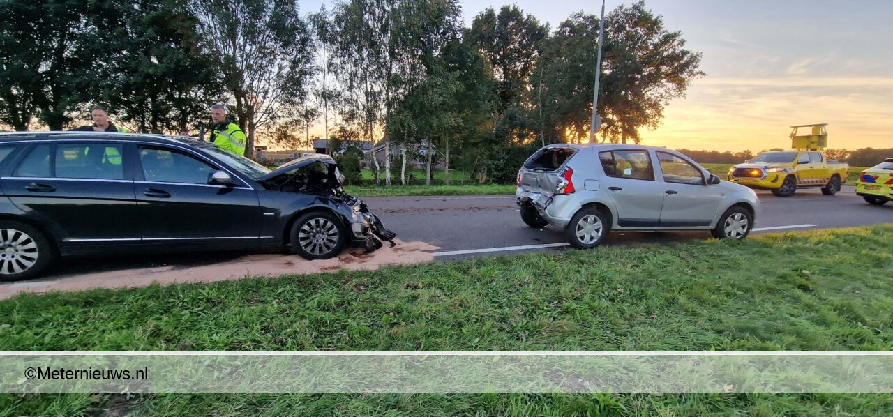 Twee gewonden kop staart aanrijding Dwingeloo. Twee gewonden kop staart aanrijding Dwingeloo.