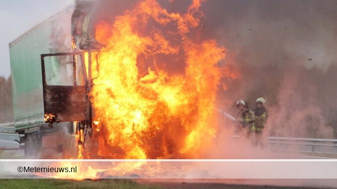 Vrachtwagenbrand A37 Emmen