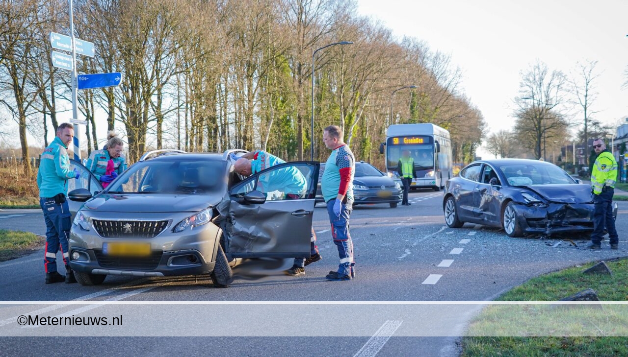 Twee gewonden na ongeval in De Punt.