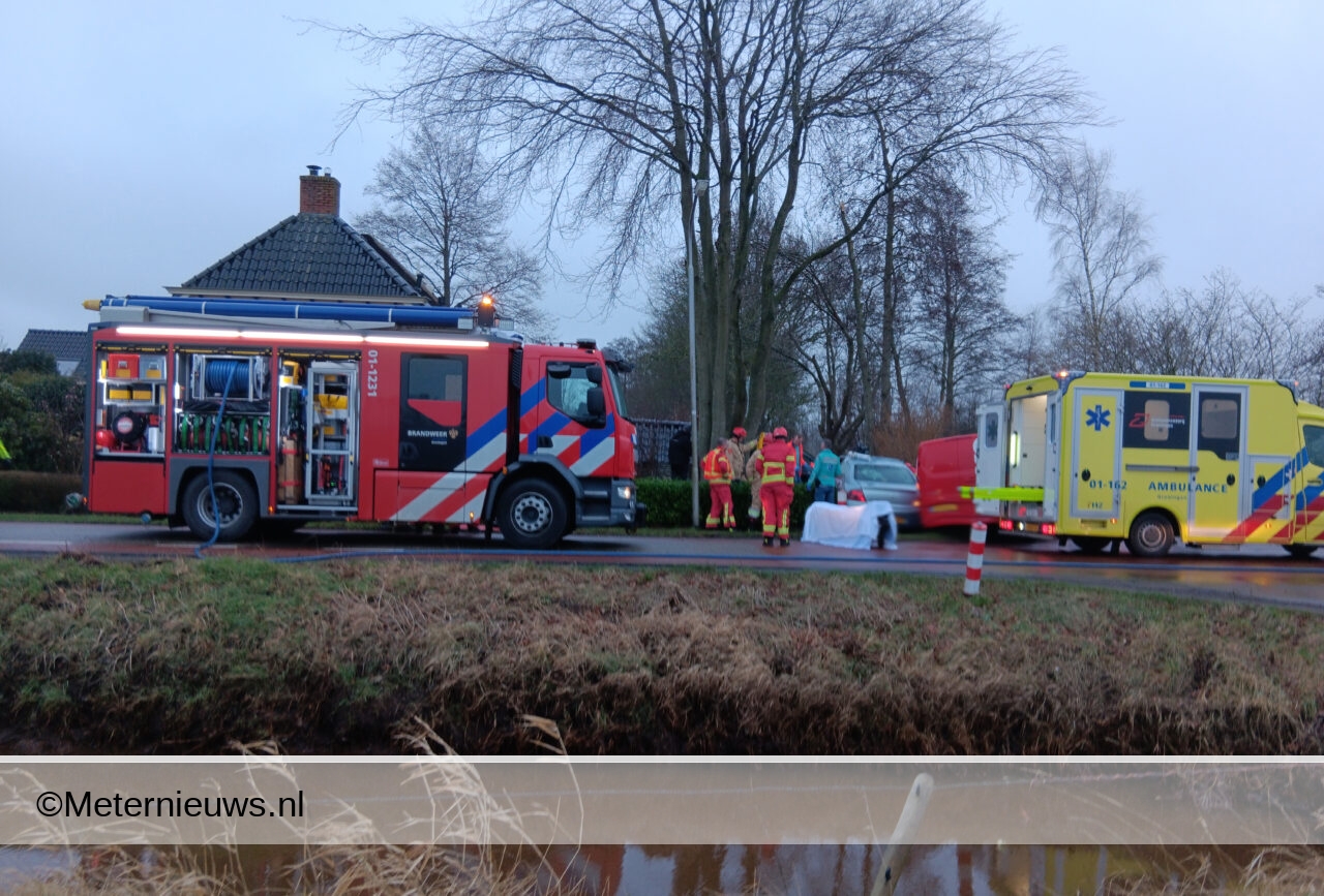 Ernstig gewonde na aanrijding in Doezem.