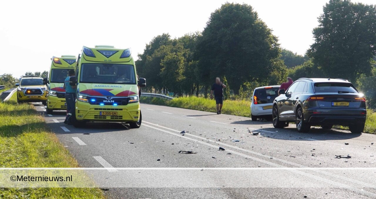 Drie gewonden na ongeval in Buinen. Drie gewonden na ongeval in Buinen.