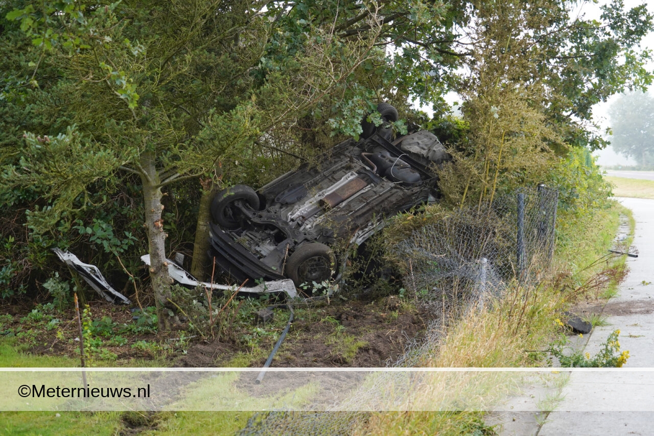Ravage bij ongeluk in Drouwenermond. Ravage bij ongeluk in Drouwenermond.