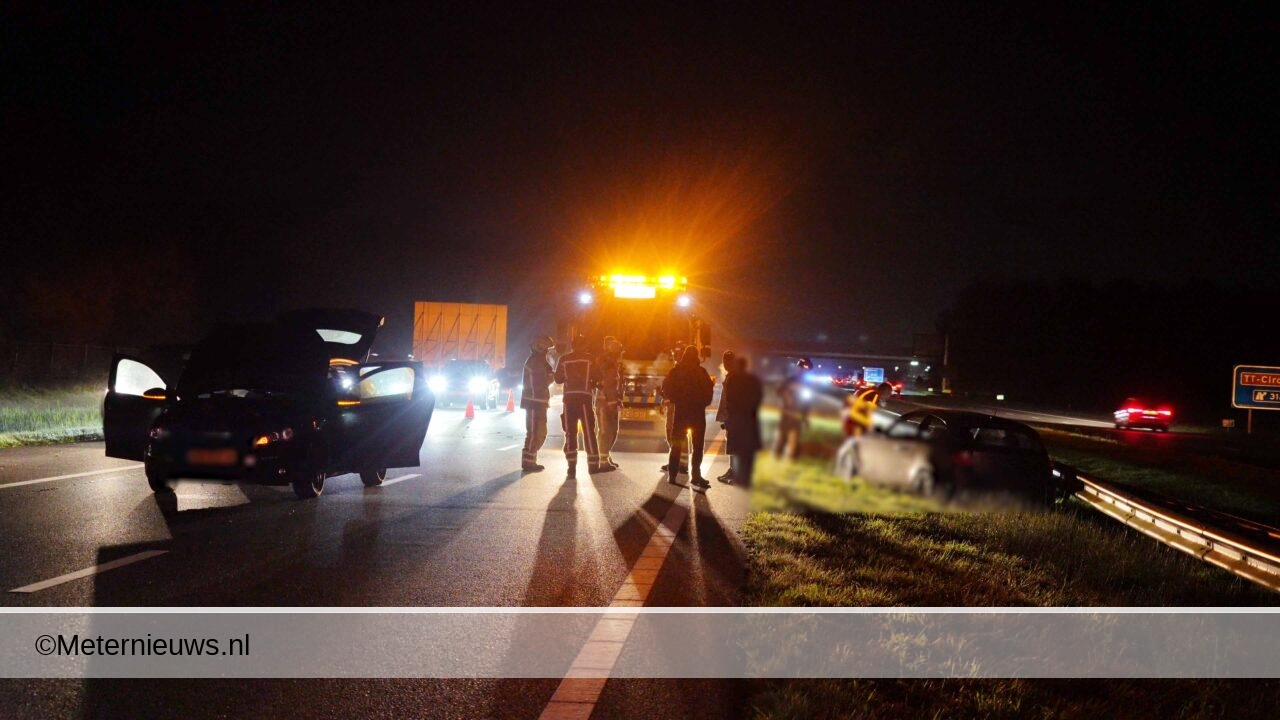 Twee ongevallen op de A28 rechts afslag Westerbork en links bij De Schiphorst. Twee ongevallen op de A28 rechts afslag Westerbork en links bij De Schiphorst.