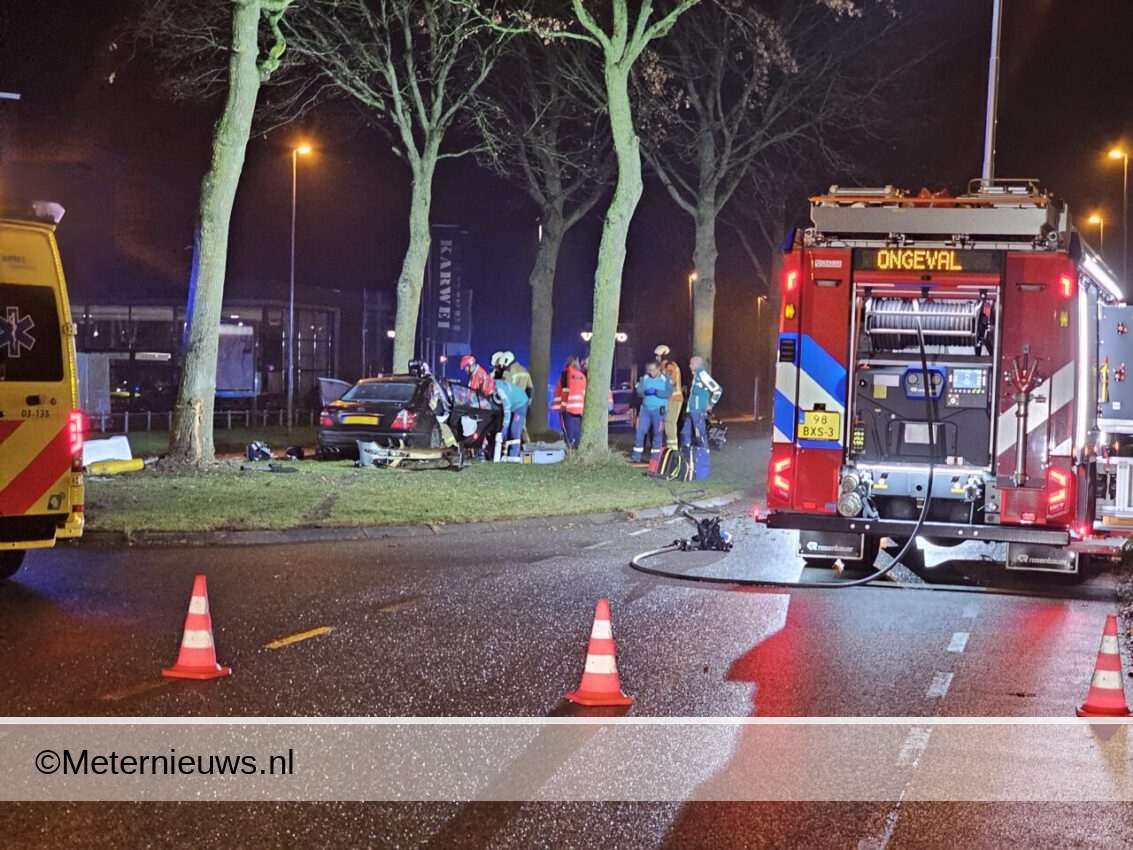 Ernstige aanrijding in Emmen. Ernstige aanrijding in Emmen.
