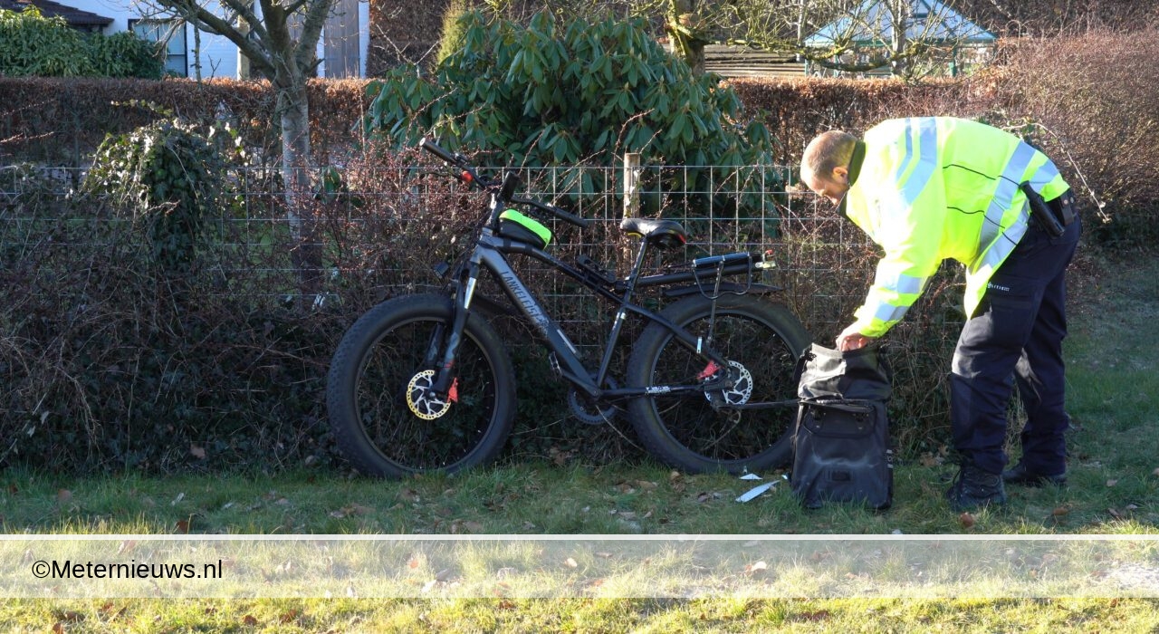 Fatbiker gewond na aanrijding in Appelscha. Fatbiker gewond na aanrijding in Appelscha.