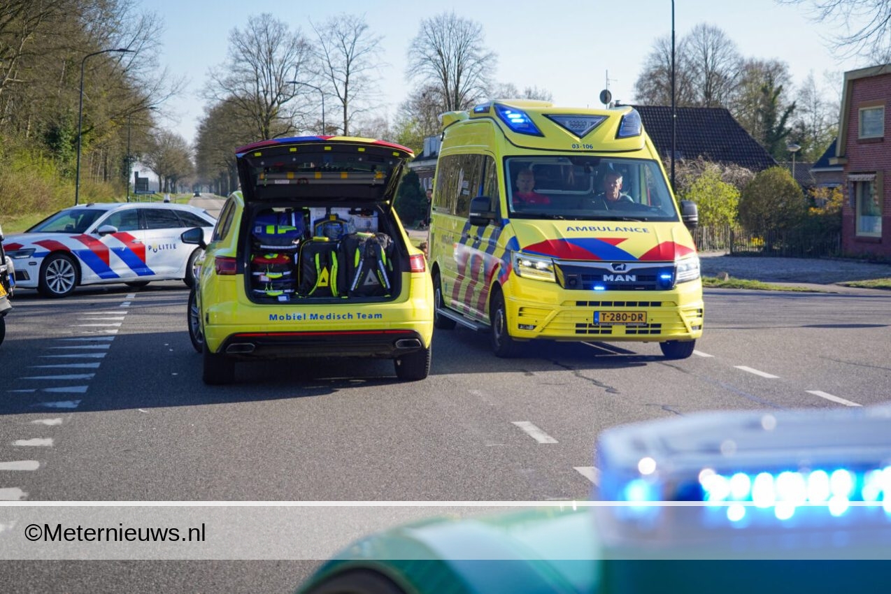 Wielrenner gewond na aanrijding De Punt. Wielrenner gewond na aanrijding De Punt.