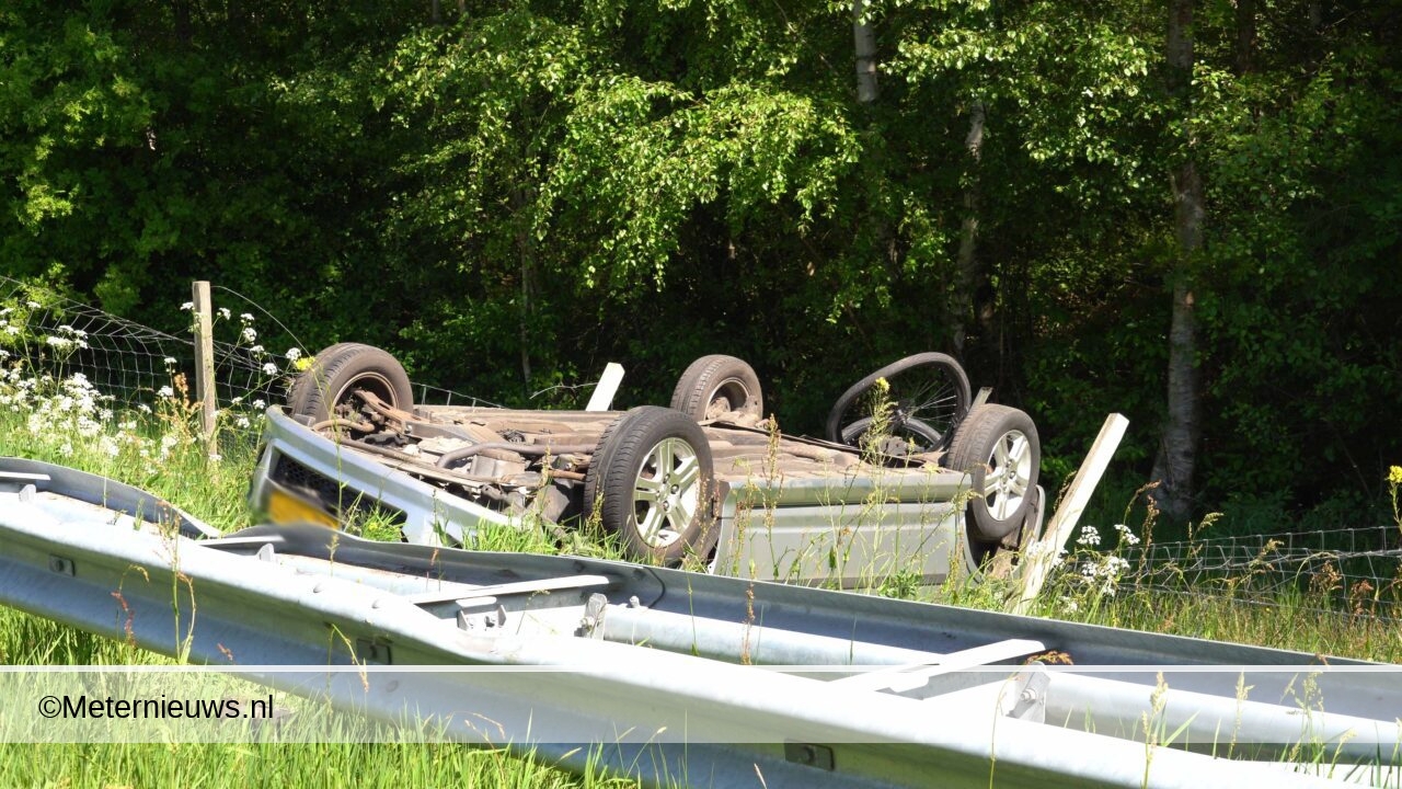 Flinke aanrijding op N33 Anderen. Flinke aanrijding op N33 Anderen.