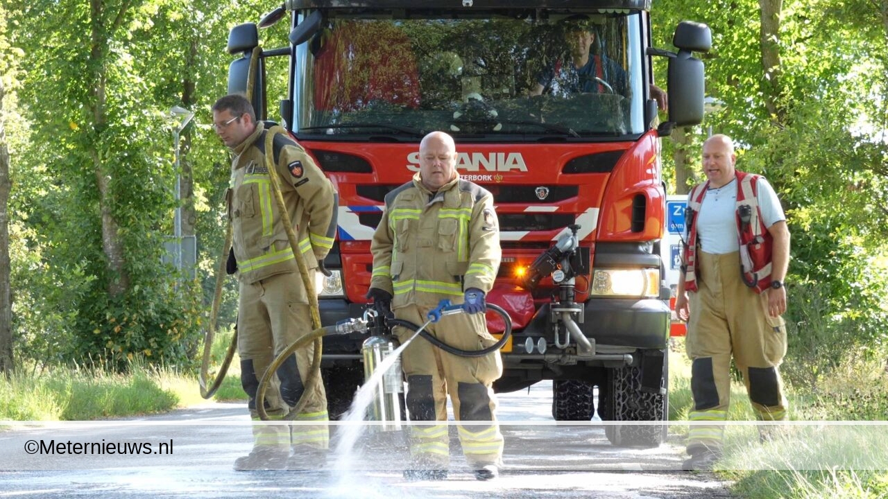 Brandweer uren in touw om weg in Zwiggelte te schonen(Video) |