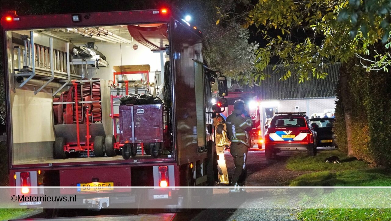 Brandweerman gewond na val in gierput in Genemuiden(Video) |