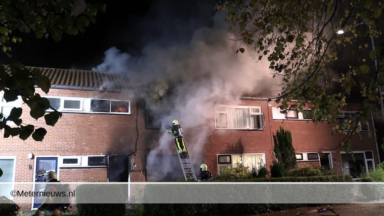 Woning geheel uitgebrand in Friese Wolvega |