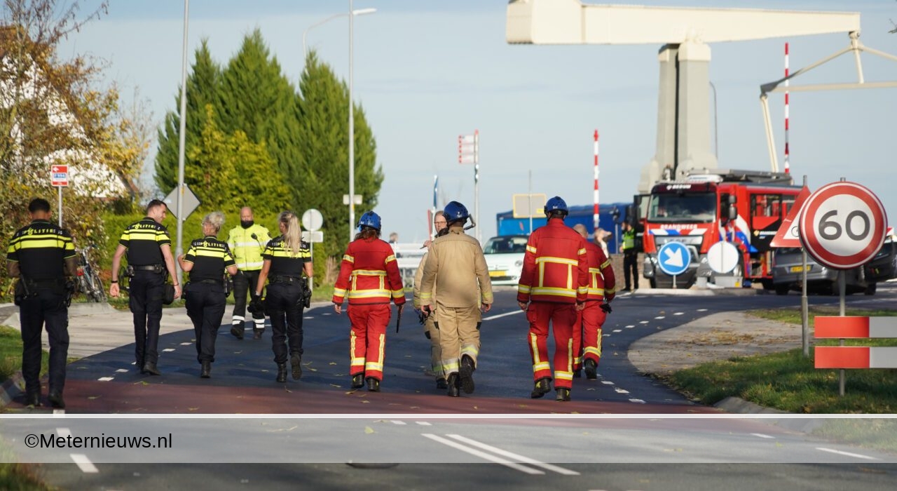 Drie auto’s en motor botsen Groningse Noordwolde, automobilist onwel(Video) |