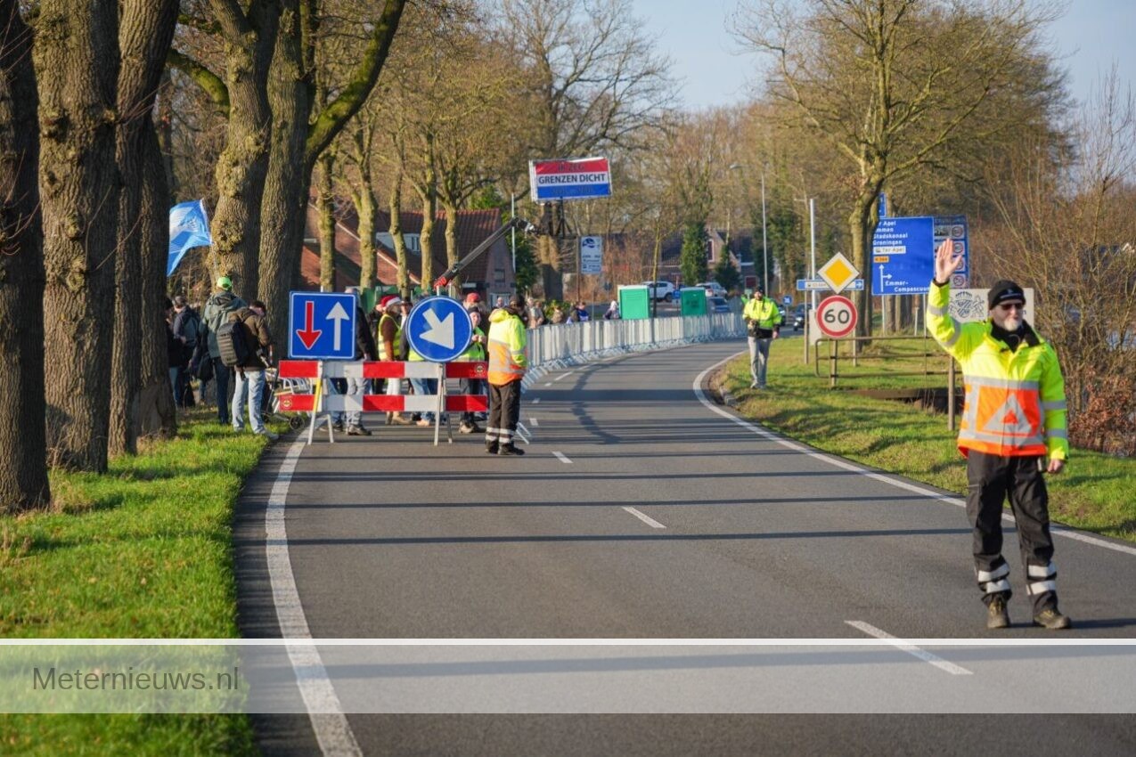 Grensovergang tijdelijk geblokkeerd demonstratie Ter Apel |