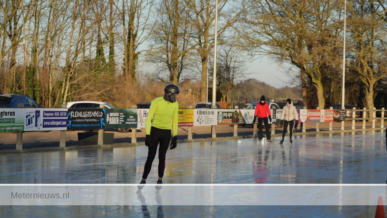 Ijsbaan Ruinen tweede kerstdag geopend |
