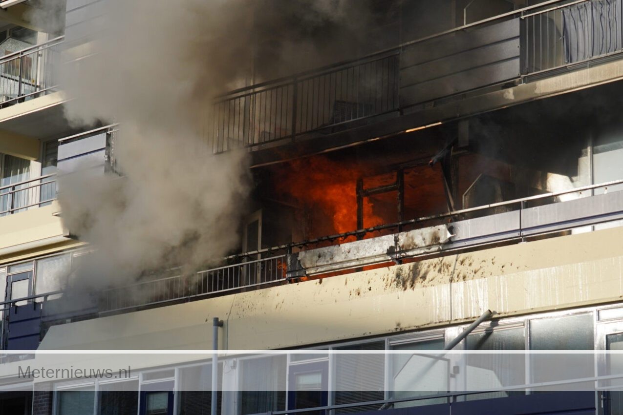 Grote woningbrand in Flat Assen(Video) |