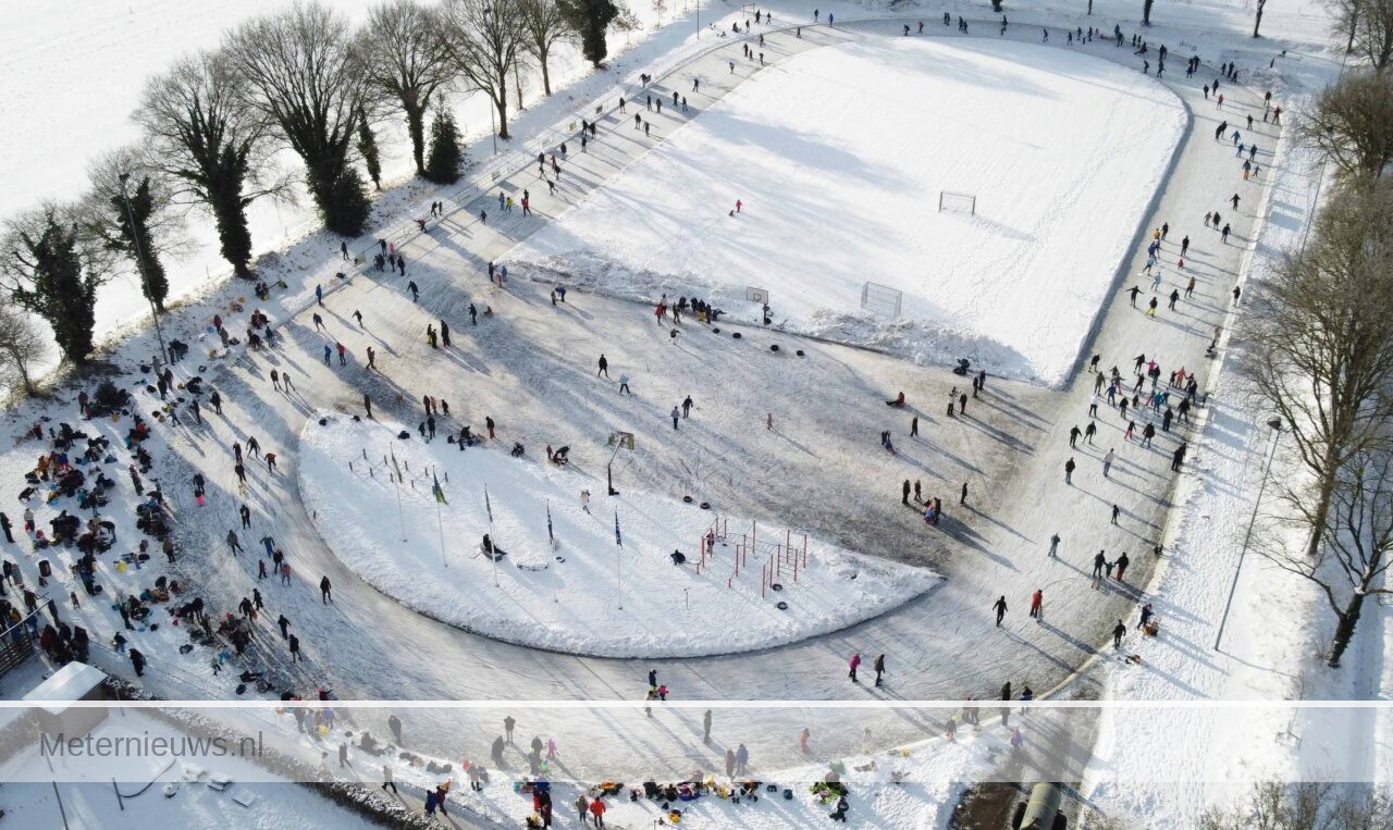 Schaatspret in Noordlaren(Video)