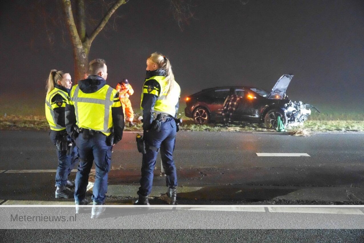 Agent gewond na agressie bij ongeval op N360 bij Garrelsweer(Video)