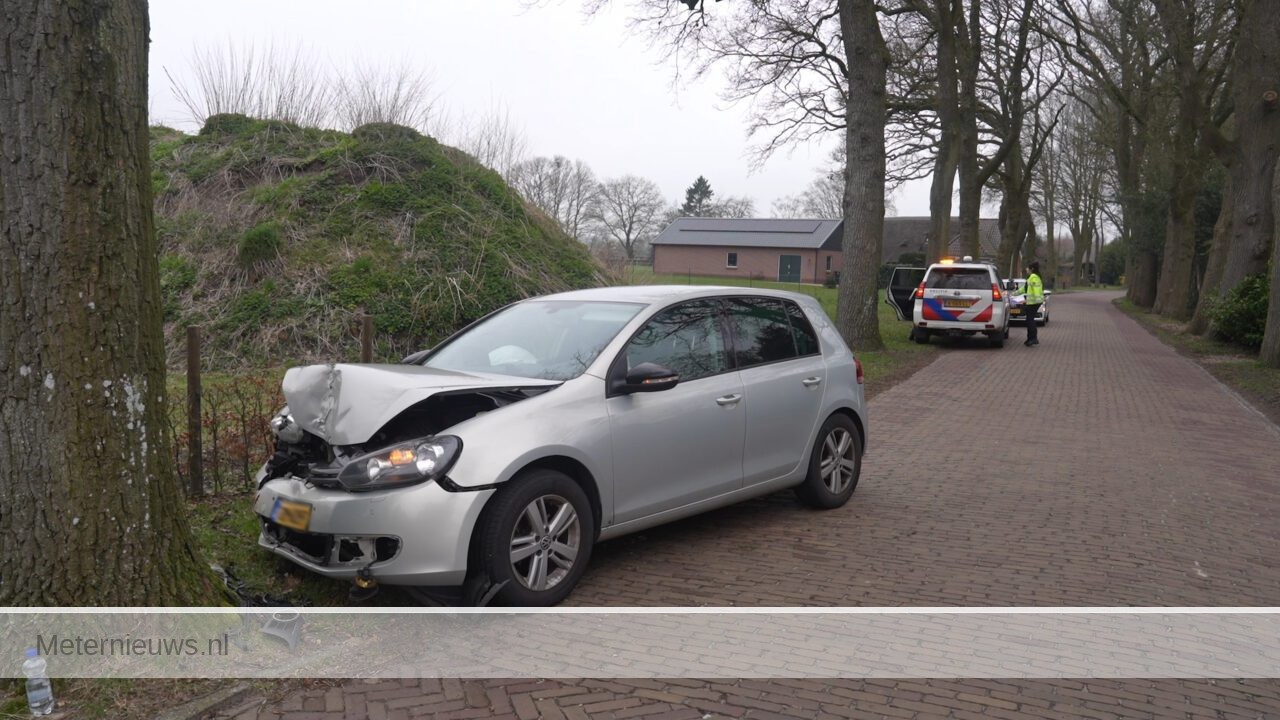 Automobiliste raakt van de weg Oldendiever(Video) |