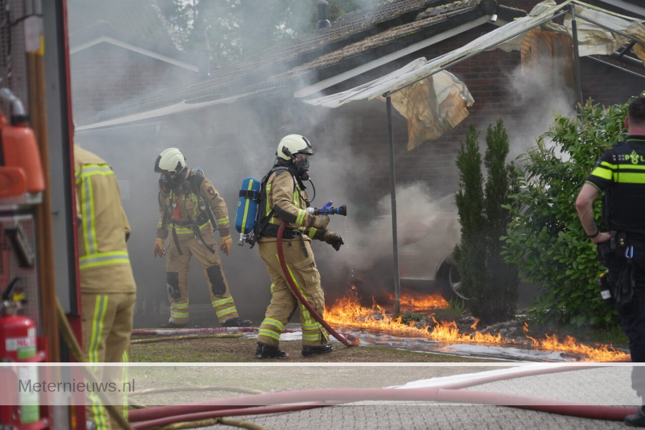 Gewonde bij autobrand in Schipborg(Video)