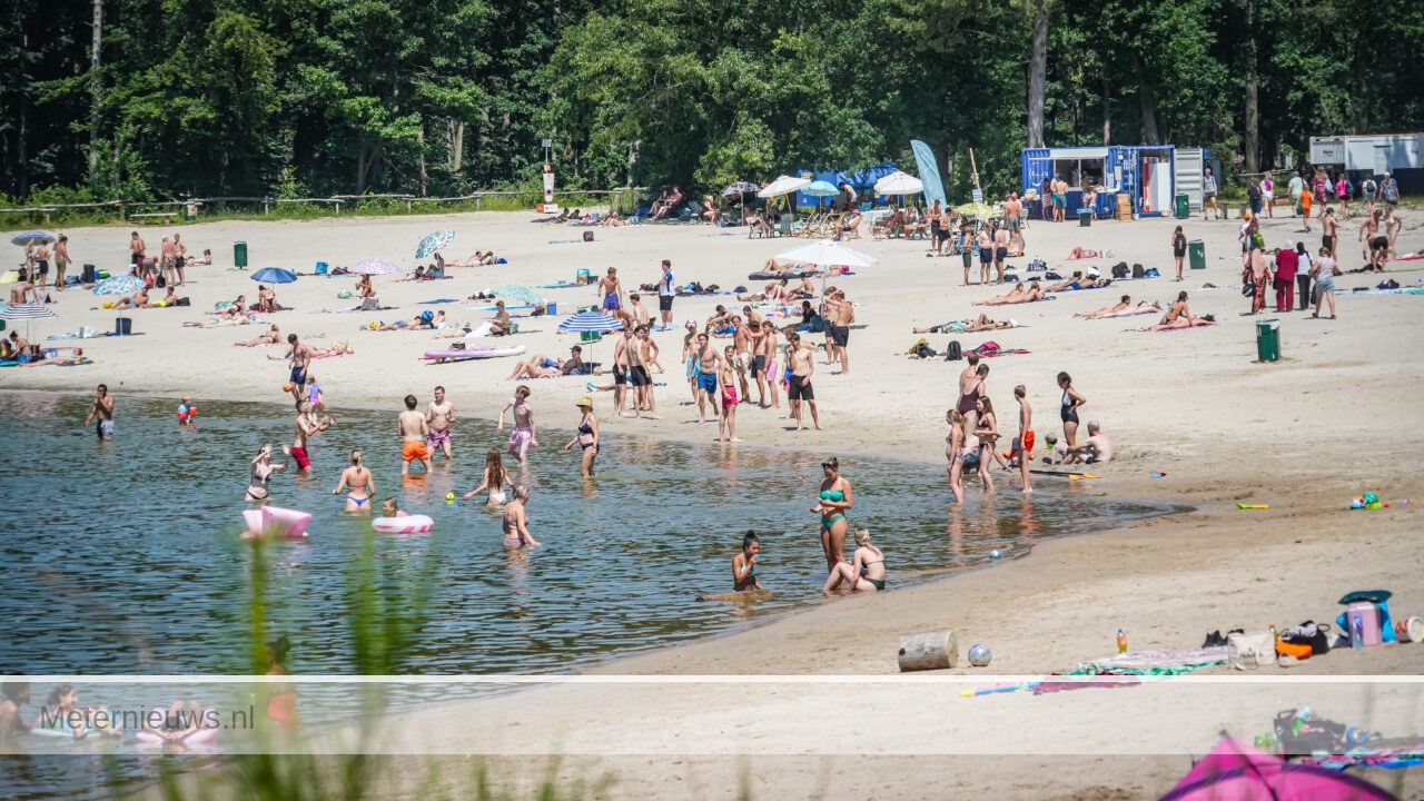 Zomerse drukte zwemplas ’t Hemelriek(Video)