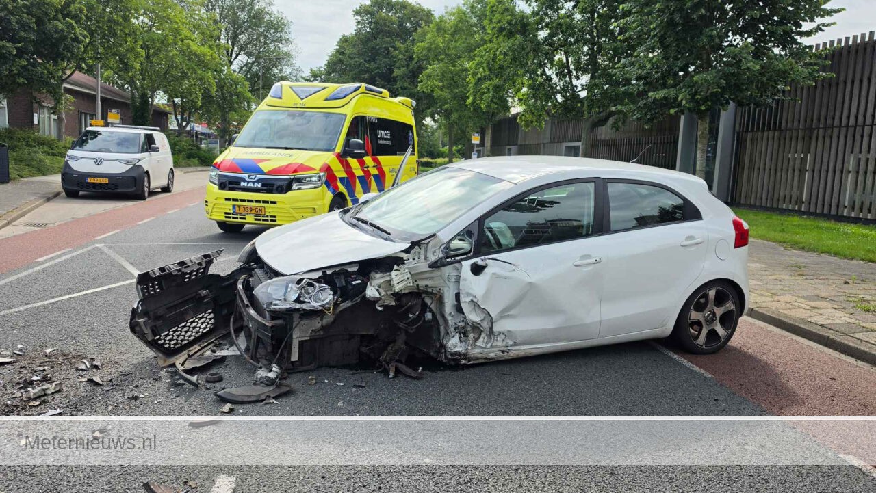 Twee gewonden na aanrijding in Meppel(Video) |