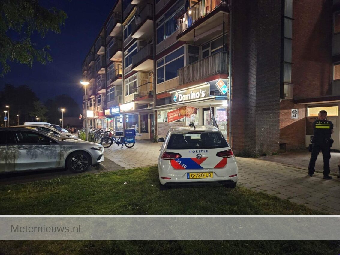 Politie rukt uit naar incident bij Pizza vestiging in Assen(video0 |