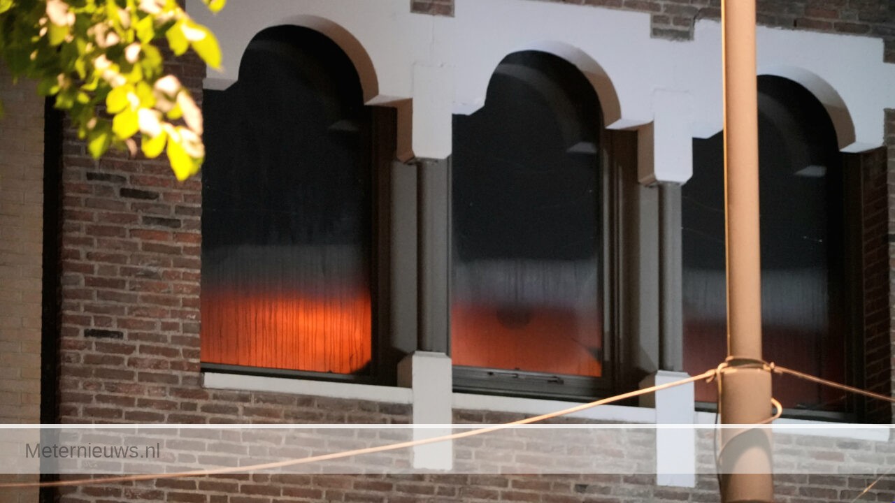 Felle brand in appartement in Hoogeveen(Video)