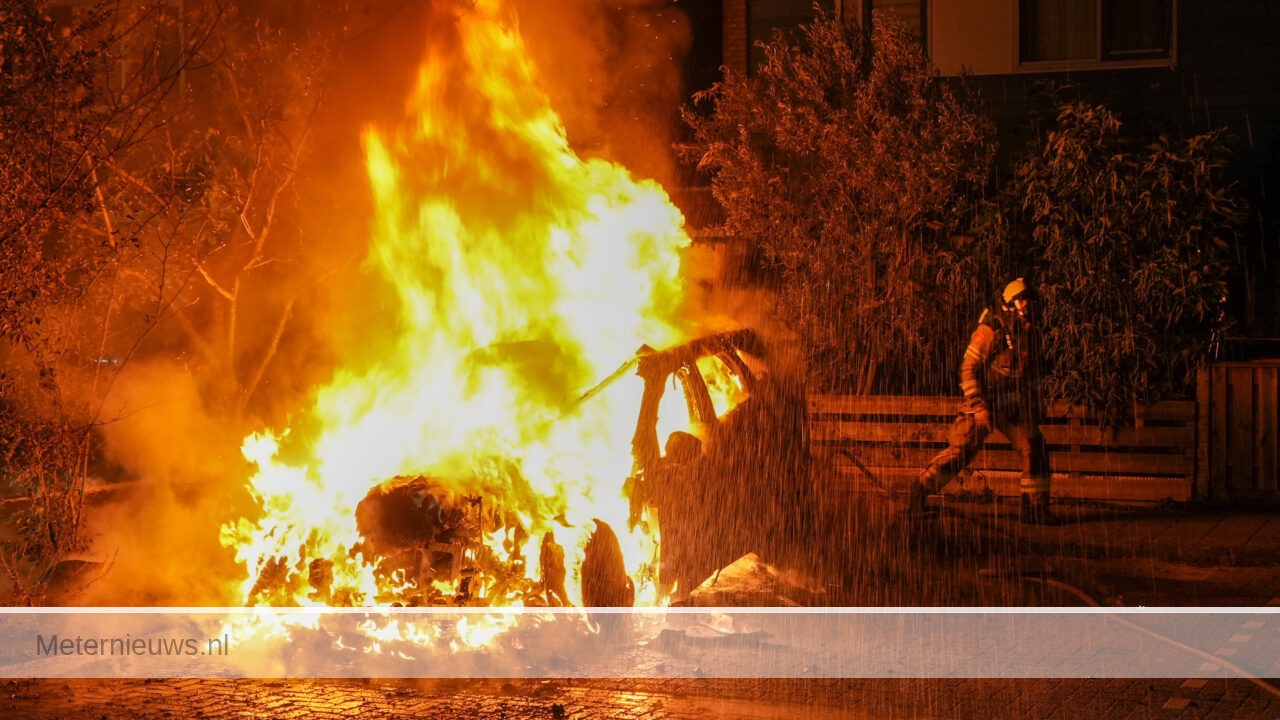 Auto uitgebrand in Hoogeveen