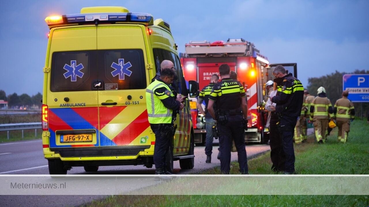 Auto in de sloot A37 Nieuwlande