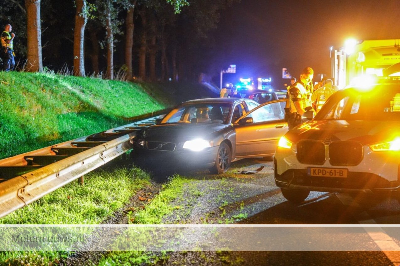 Automobilist botst op auto met pech op A7 bij Sappemeer, bestuurder aangehouden(video)